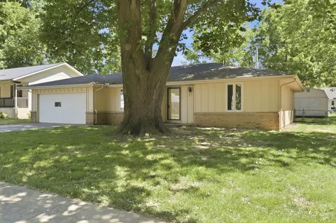 Exterior - 818 E Woodland St, Springfield, MO 65807 photo 3 of 8
