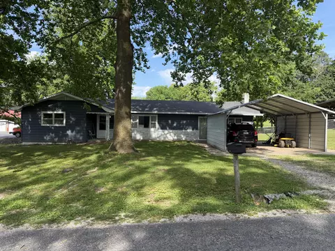 Exterior - 105 Walker Ct, Exeter, MO 65647 photo 2 of 11
