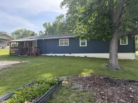 Exterior - 105 Walker Ct, Exeter, MO 65647 photo 8 of 11