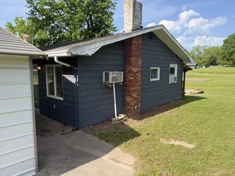 Exterior - 105 Walker Ct, Exeter, MO 65647 photo 5 of 11