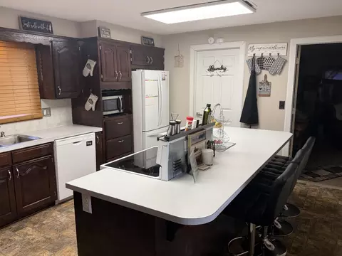 Kitchen - 105 Walker Ct, Exeter, MO 65647 photo 2 of 3