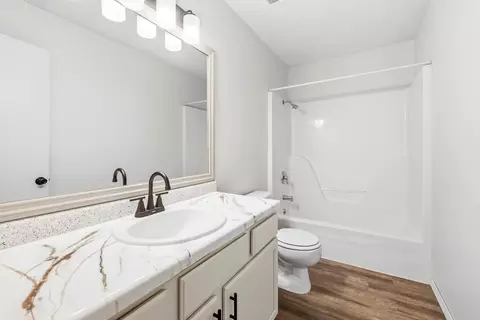 Bath - 3872 S Leawood Ave, Springfield, MO 65807 photo 2 of 2