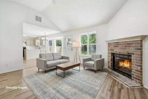 Living - 3872 S Leawood Ave, Springfield, MO 65807 photo 3 of 4