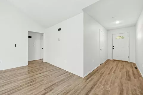 Entry Way - 3872 S Leawood Ave, Springfield, MO 65807 photo 1 of 1