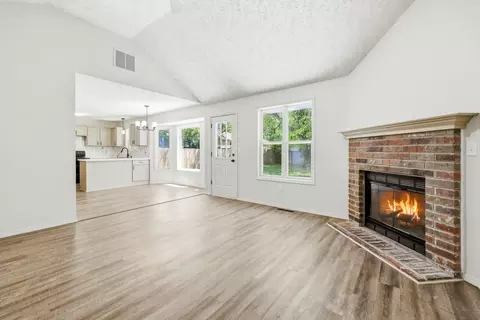 Living - 3872 S Leawood Ave, Springfield, MO 65807 photo 2 of 4