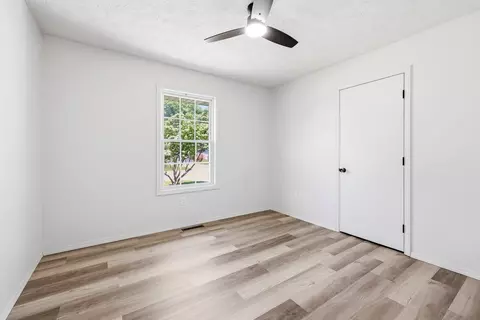 Bedroom - 3872 S Leawood Ave, Springfield, MO 65807 photo 2 of 4