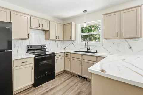 Kitchen - 3872 S Leawood Ave, Springfield, MO 65807 photo 1 of 1