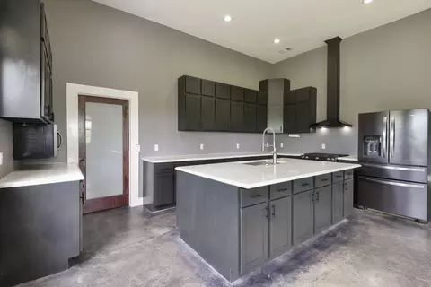 Kitchen - 24611 Falling Black Hawk Trl, Shell Knob, MO 65747 photo 2 of 3