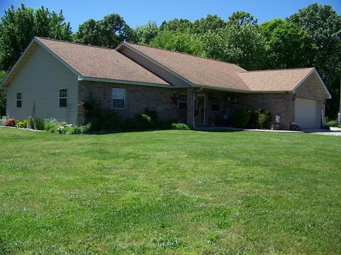 3900 Girlstown Rd, Mountain Grove, MO 65711
