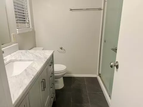 Bath - 702 W Eagle St, Nixa, MO 65714 photo 1 of 4