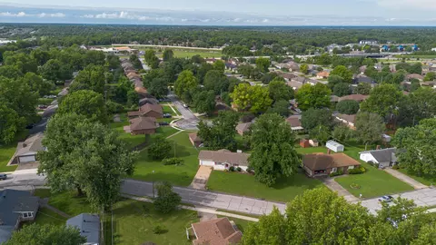 View/Area - 1014 W Lasalle St, Springfield, MO 65807 photo 5 of 11