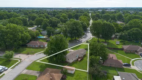 View/Area - 1014 W Lasalle St, Springfield, MO 65807 photo 1 of 11