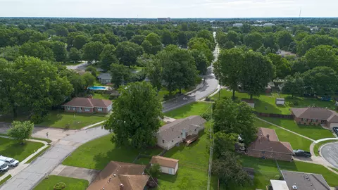 View/Area - 1014 W Lasalle St, Springfield, MO 65807 photo 8 of 11