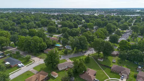 View/Area - 1014 W Lasalle St, Springfield, MO 65807 photo 7 of 11