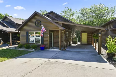 105 Bears Paw Way, Hollister, MO 65672