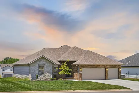 556 Spring Meadow Dr, Rogersville, MO 65742