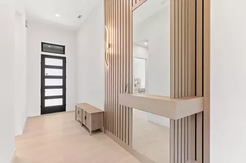Entry Way - 3721 E Woodhue St, Springfield, MO 65802 photo 1 of 5