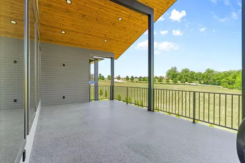 Exterior - 3721 E Woodhue St, Springfield, MO 65802 photo 6 of 9