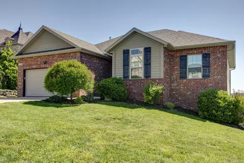 2100 N Williamsburg Ln, Ozark, MO 65721