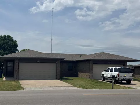 927-929 N Main Ave, Republic, MO 65738