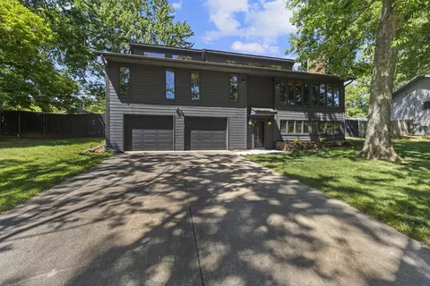 1933 E Buena Vista St, Springfield, MO 65804