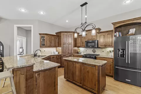 Kitchen - 2431 E Southview Ct, Ozark, MO 65721 photo 3 of 5