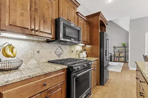 Kitchen - 2431 E Southview Ct, Ozark, MO 65721 photo 4 of 5