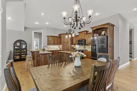 Dining - 2431 E Southview Ct, Ozark, MO 65721 photo 3 of 3