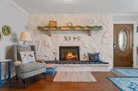 Entry Way - 500 S 2nd St, Branson, MO 65616 photo 2 of 2