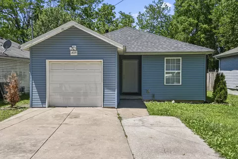 1825 N Hillcrest Ave, Springfield, MO 65802