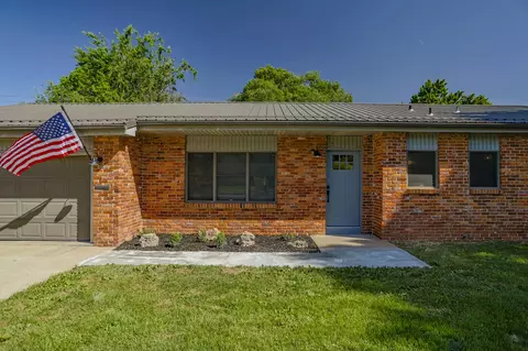 821 Edgewood St, Springfield, MO 65807 photo 2