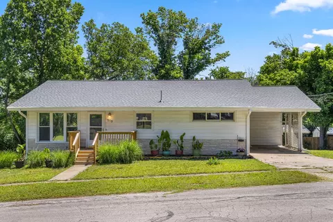 218 N 4th St, Branson, MO 65616