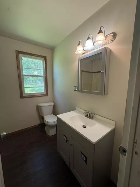 Bath - 309 E Webster Ave, Ava, MO 65608 photo 1 of 4