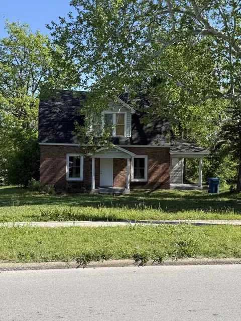 1607 W Nichols St, Springfield, MO 65802