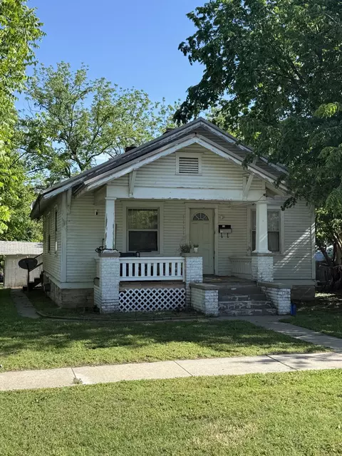 1131 W Florida St, Springfield, MO 65803