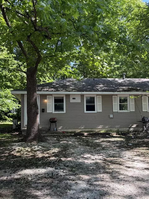1121 W Elm Arc, Springfield, MO 65806