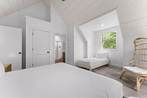 Bedroom - 26915 Reel Ln, Shell Knob, MO 65747 photo 6 of 8