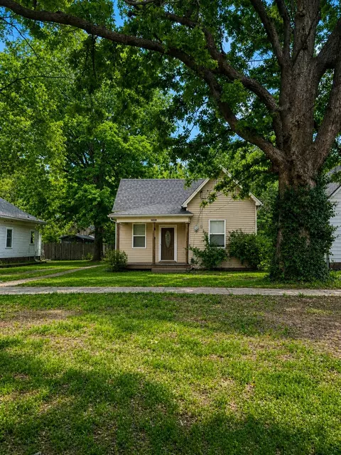 1210 N Prospect Ave, Springfield, MO 65802