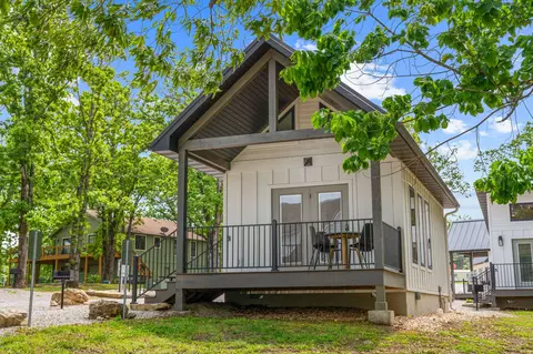 26953 Reel Ln, Shell Knob, MO 65747
