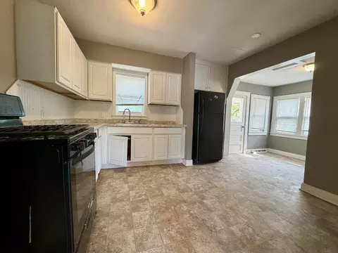 439 E High St, Springfield, MO 65803 photo 3