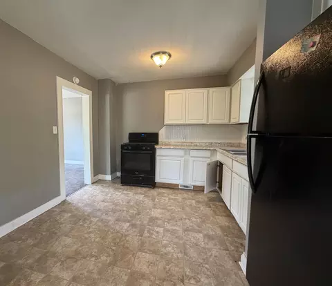 439 E High St, Springfield, MO 65803 photo 5