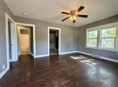 439 E High St, Springfield, MO 65803 photo 2