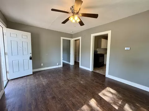 439 E High St, Springfield, MO 65803 photo 4