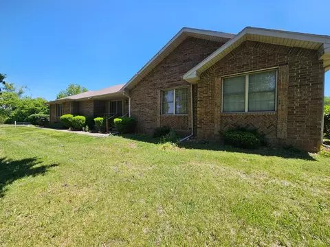 506 Moon Valley Rd, Ozark, MO 65721