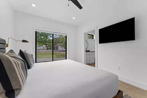 Bedroom - 27016 Resort Ln, Shell Knob, MO 65747 photo 6 of 6
