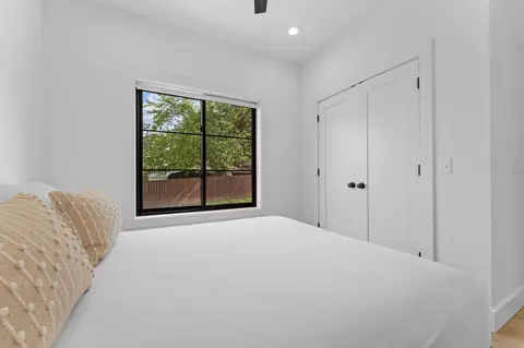 Bedroom - 27016 Resort Ln, Shell Knob, MO 65747 photo 4 of 6