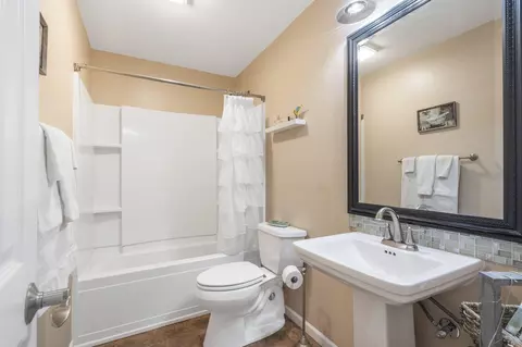 Bath - 246 Turnberry Dr #1, Branson, MO 65616 photo 1 of 2