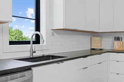 Kitchen - 26998 Resort Ln, Shell Knob, MO 65747 photo 5 of 6