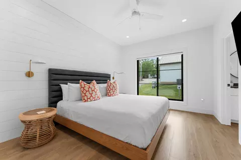 Bedroom - 26998 Resort Ln, Shell Knob, MO 65747 photo 5 of 6