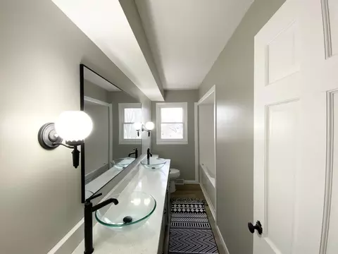 Bath - 417 N Lone Pine Ave, Springfield, MO 65802 photo 6 of 6